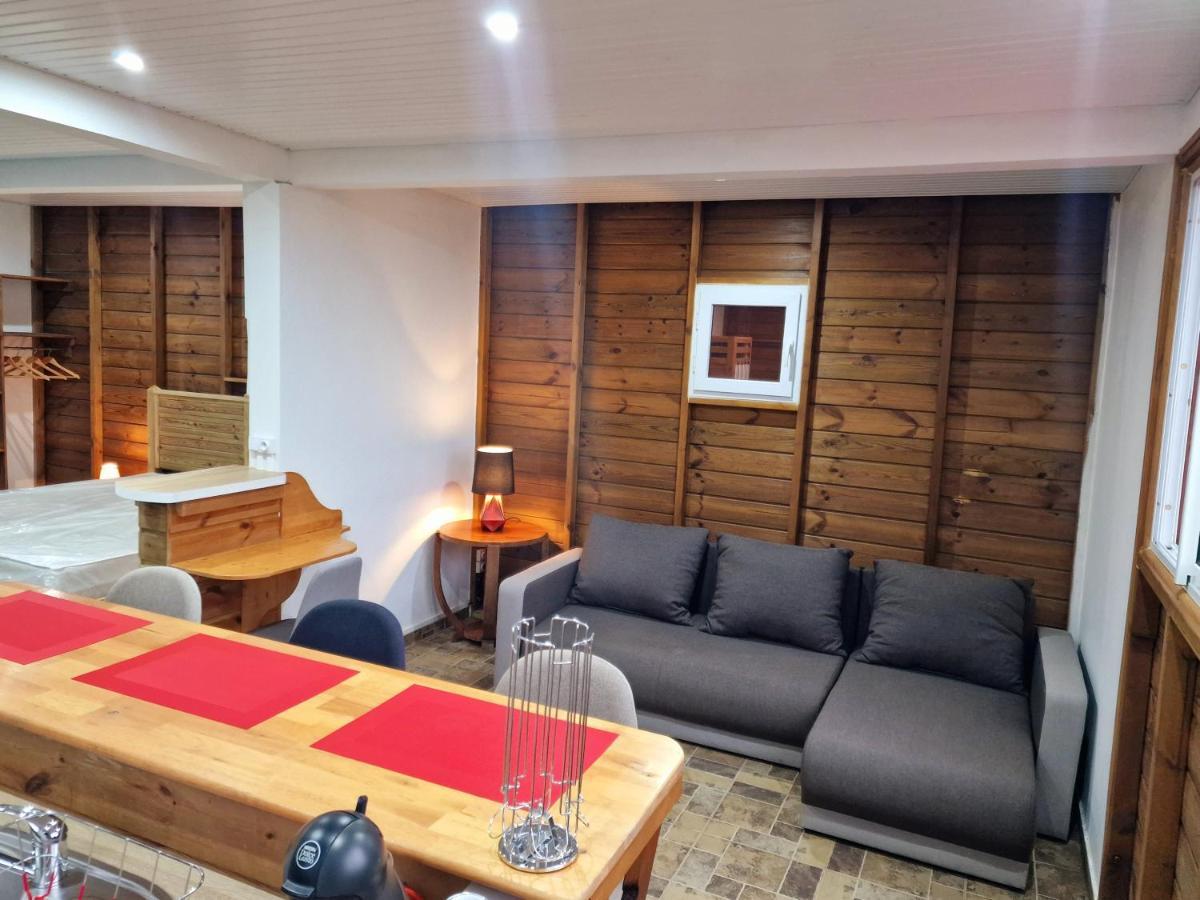 Hillview Studio Apartment Ла Трините Екстериор снимка