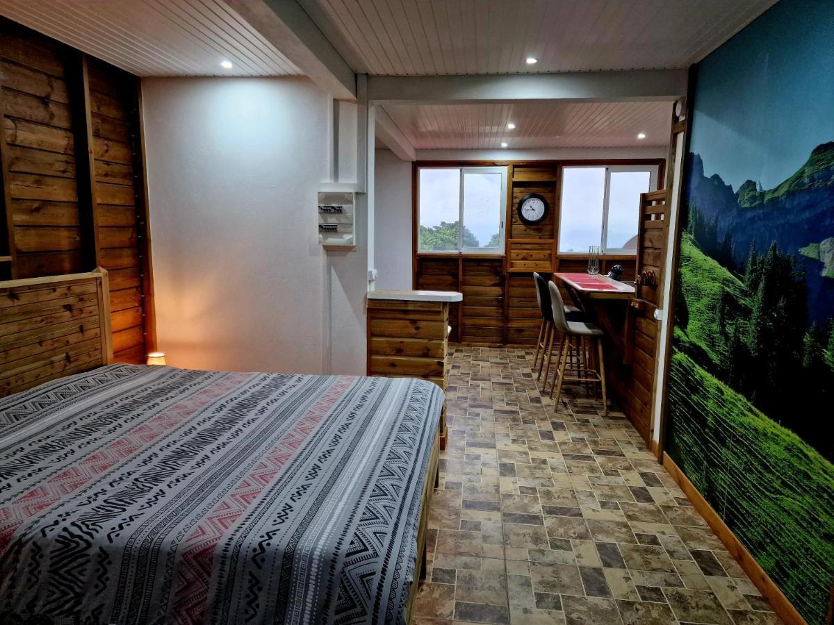 Hillview Studio Apartment Ла Трините Екстериор снимка