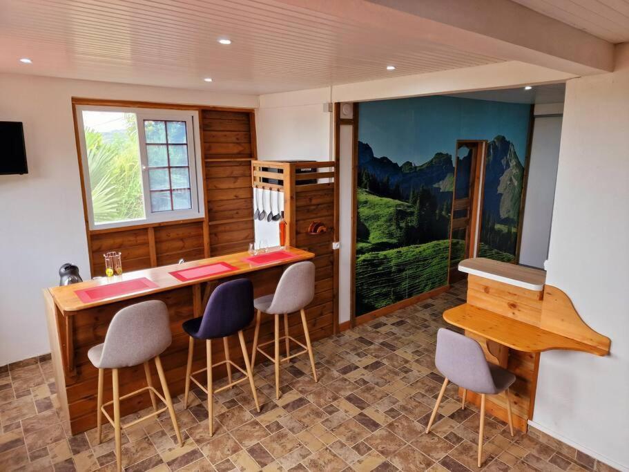 Hillview Studio Apartment Ла Трините Екстериор снимка