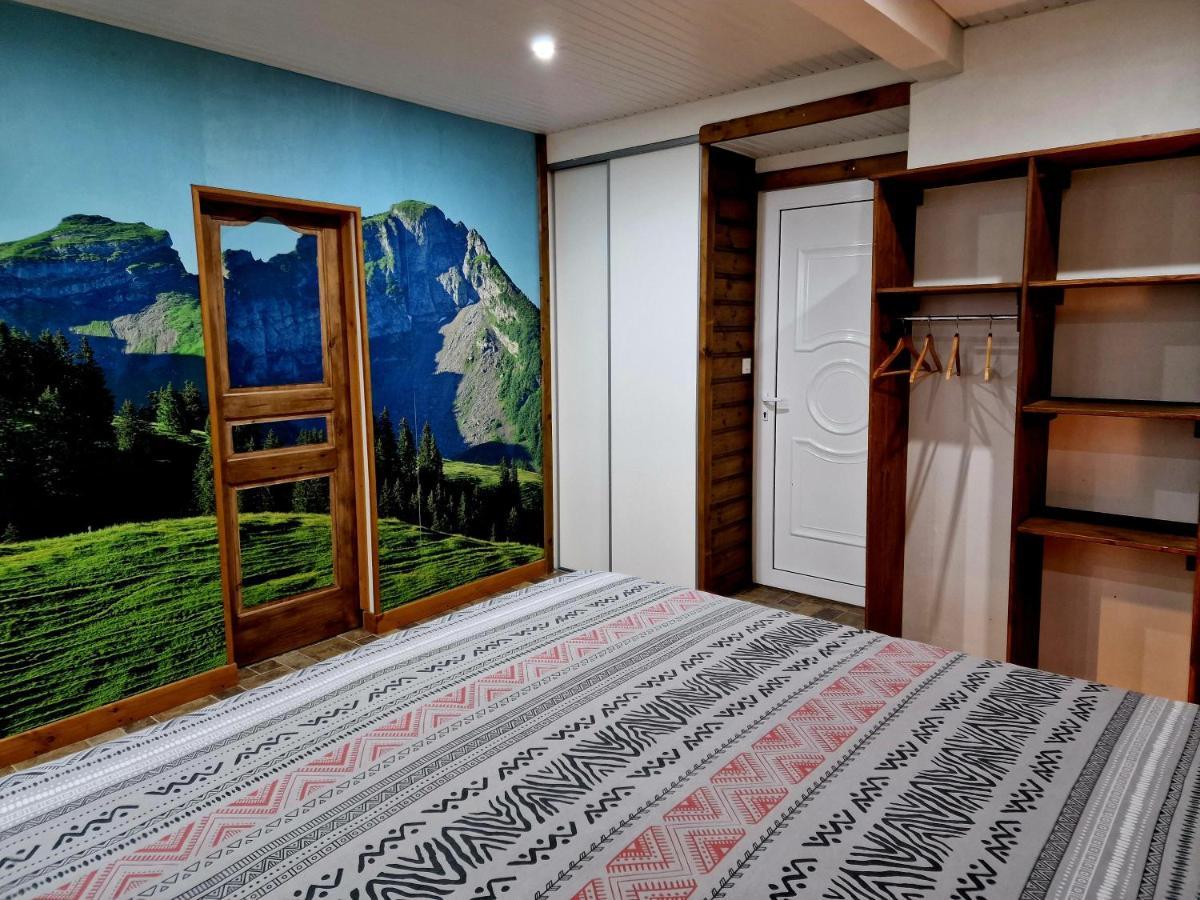 Hillview Studio Apartment Ла Трините Екстериор снимка