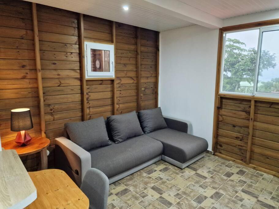 Hillview Studio Apartment Ла Трините Екстериор снимка